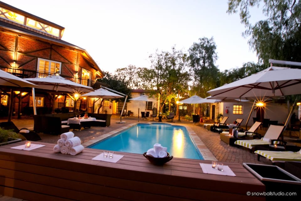 Swimming pool