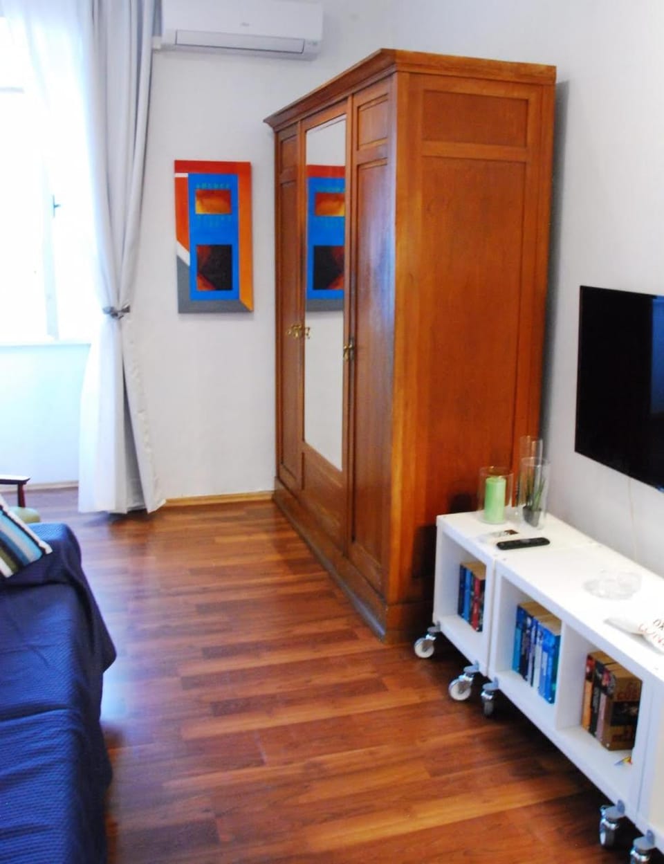 Communal lounge/ TV room, TV and multimedia, Living room, air conditioner