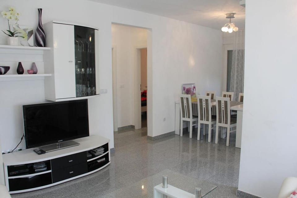 Living room, Seating area, Dining area, On site