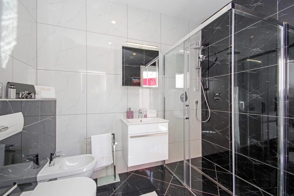 Villa Inis Bed and Breakfast in Makarska