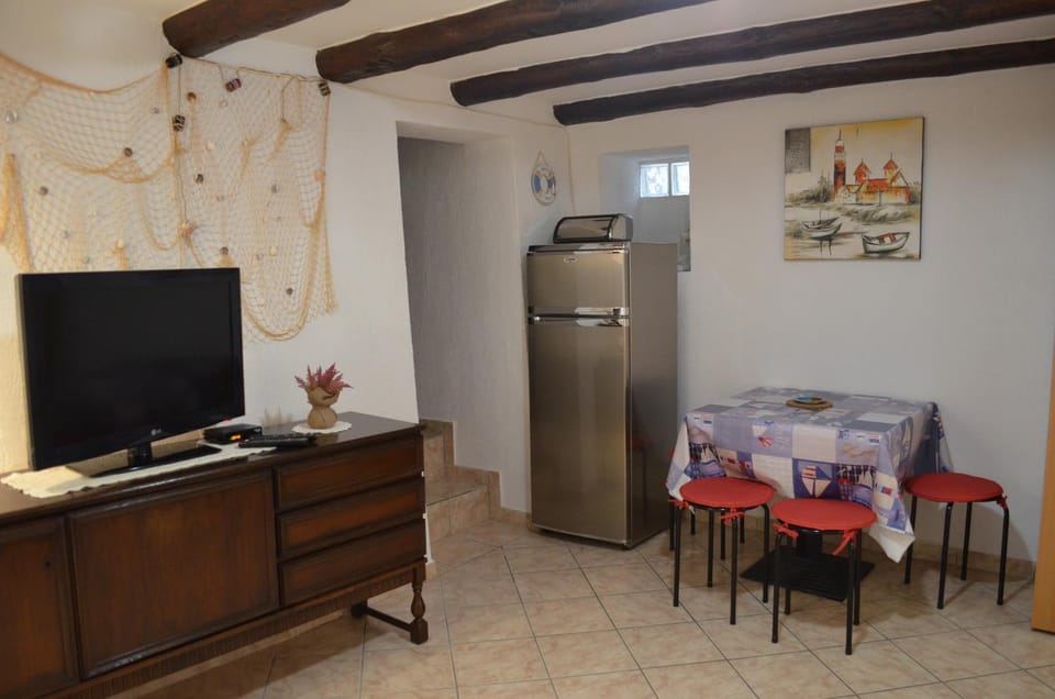 TV and multimedia, Dining area