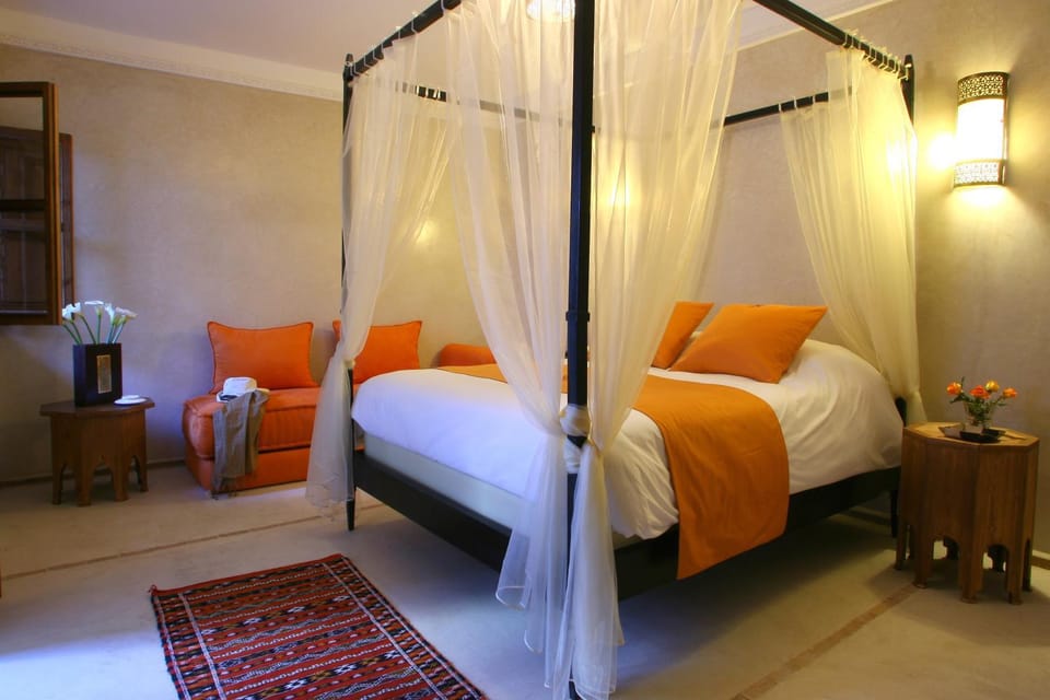 Shower, Toilet, Bed, Bathroom, Coffee/tea facilities, Photo of the whole room, Bedroom, Family, safe, towels, air conditioner