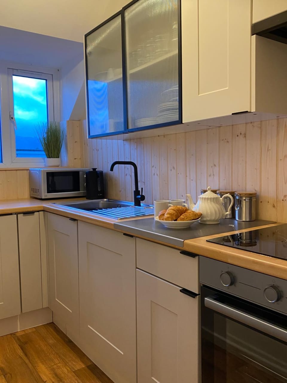 Bowness Bay View Apartment in Bowness-on-Windermere