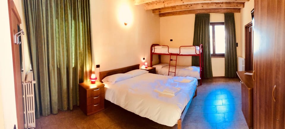 Bed, Photo of the whole room, Bedroom, bunk bed