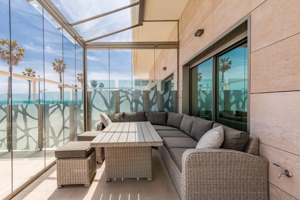 Luxury Beach Front Apartment with Pool Apartment in Valencia