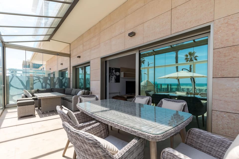 Luxury Beach Front Apartment with Pool Apartment in Valencia