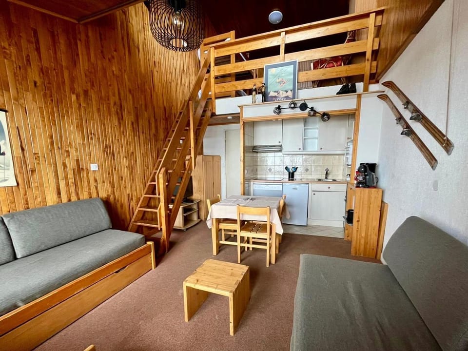 T2 Sud ski au pied, balcon, TV, linge inclus - FR-1-449-92 Apartment in Tignes
