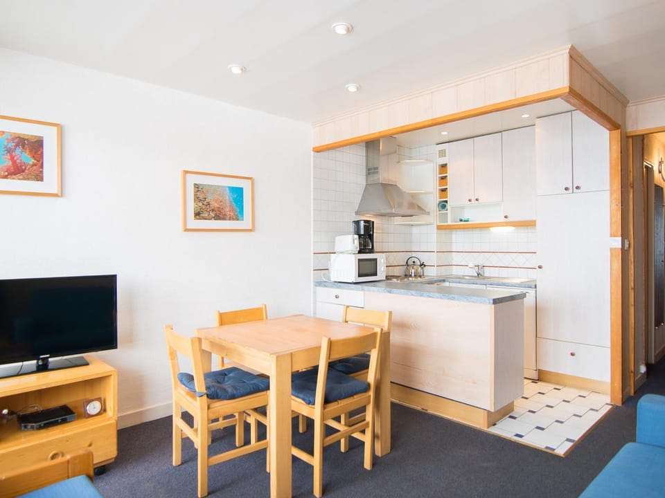 Studio sud-ouest, ski aux pieds, wifi inclus - FR-1-449-131 Apartment in Tignes