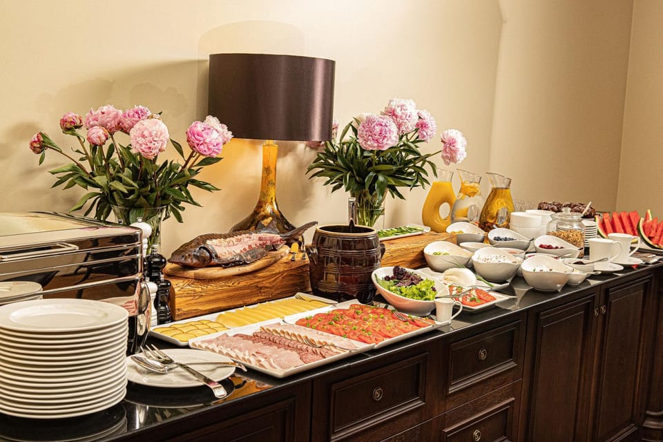 Food and drinks, Food, Breakfast, Continental breakfast, Buffet breakfast