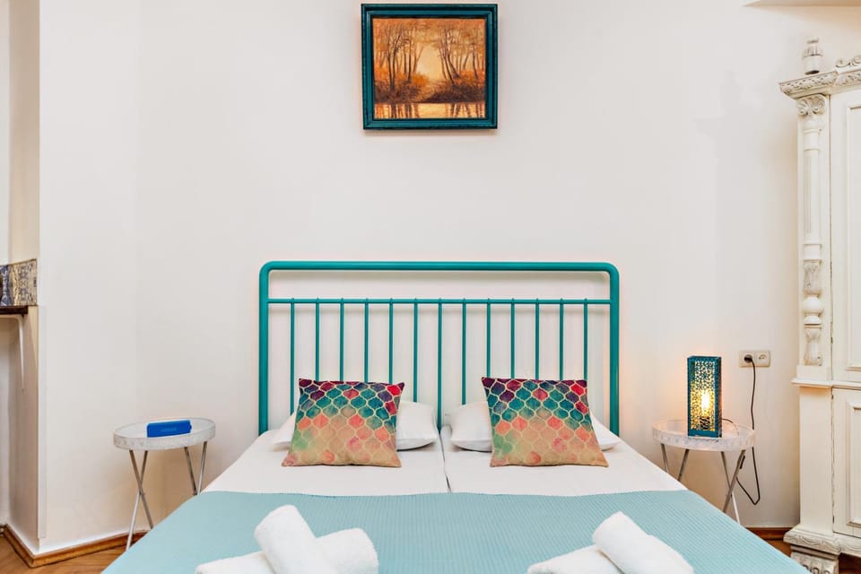 ★ Blue Door Rhapsody ★ - Special Stay In Old Town! Apartment in Tbilisi, Georgia