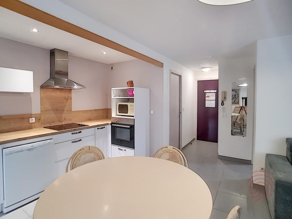 Appartement F2 climatisé avec terrasse, proche thermes et centre-ville, animaux acceptés, à Lamalou - FR-1-451-4 Apartment in Occitanie