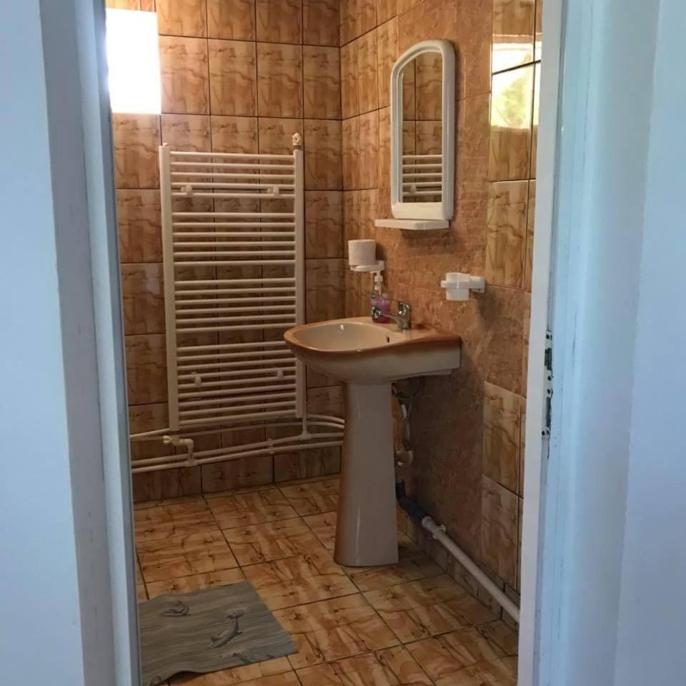Casa Lenuta Bed and Breakfast in Romania