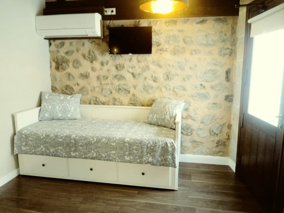 La Fonda de Candeleda Bed and Breakfast in Candeleda