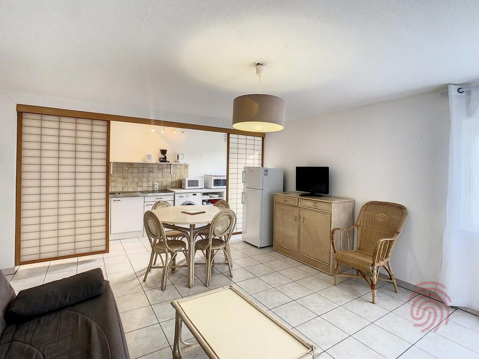 Appart F2 à Lamalou, terrasse, wifi, animaux acceptés, proche centre & thermes - FR-1-451-24 Apartment in Occitanie