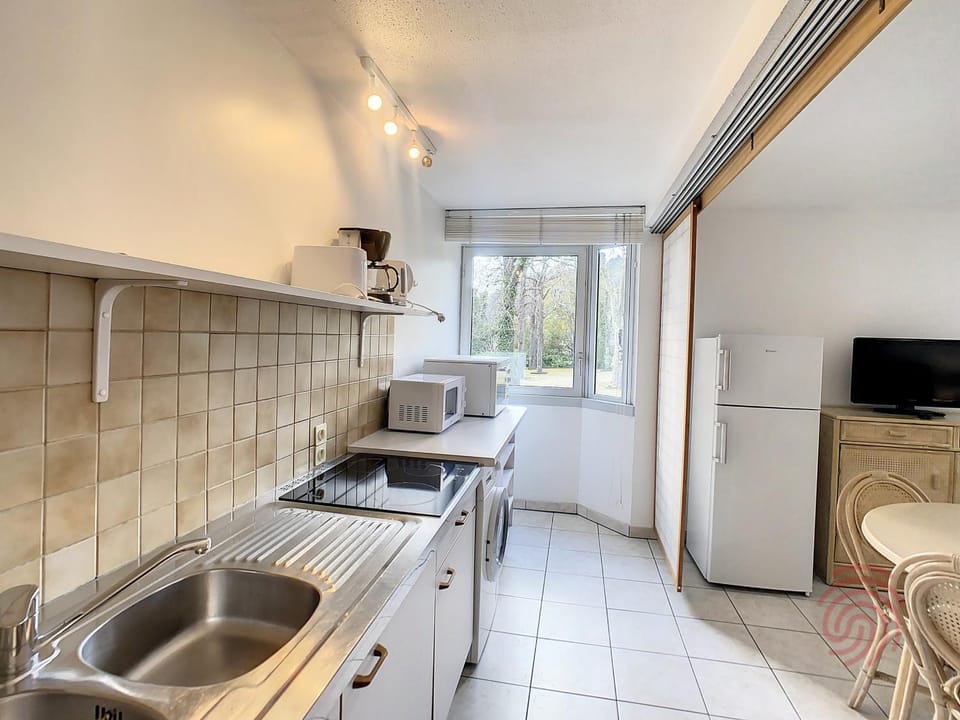Appart F2 à Lamalou, terrasse, wifi, animaux acceptés, proche centre & thermes - FR-1-451-24 Apartment in Occitanie