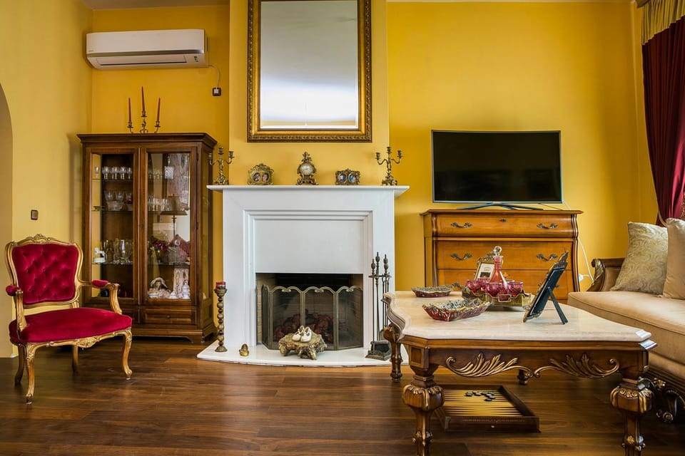Living room, Decorative detail