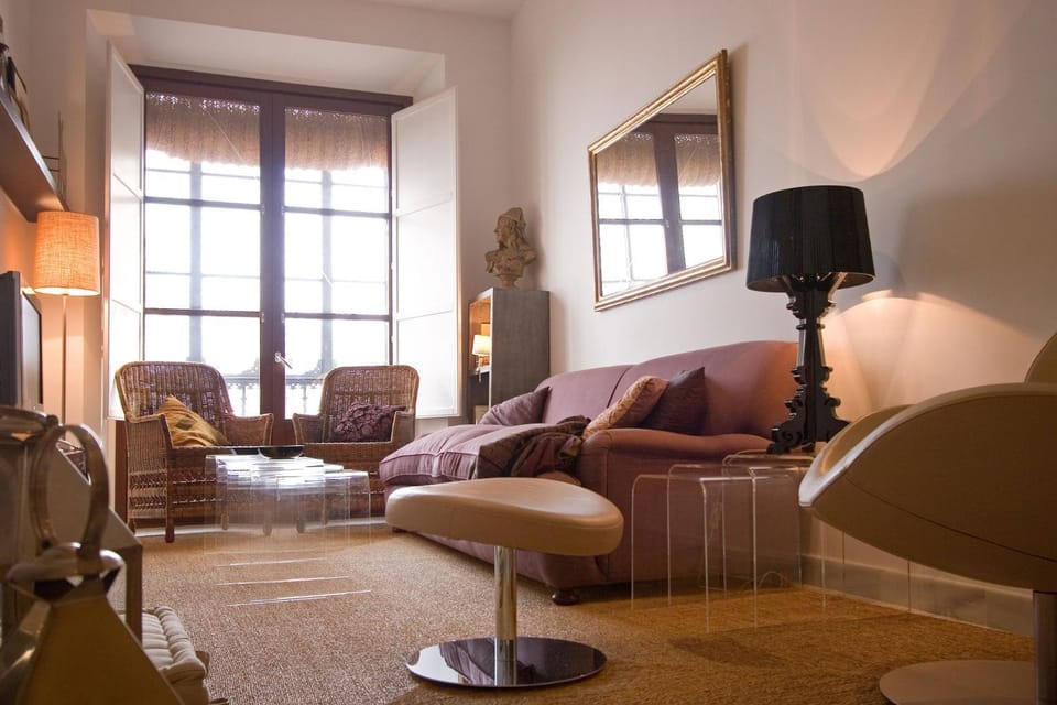 Living room, Seating area