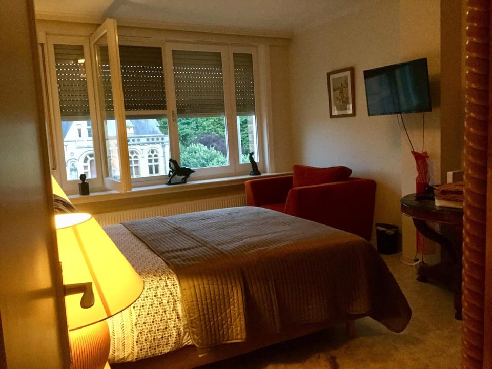 East & West Cathedral View Bed and Breakfast in Ypres