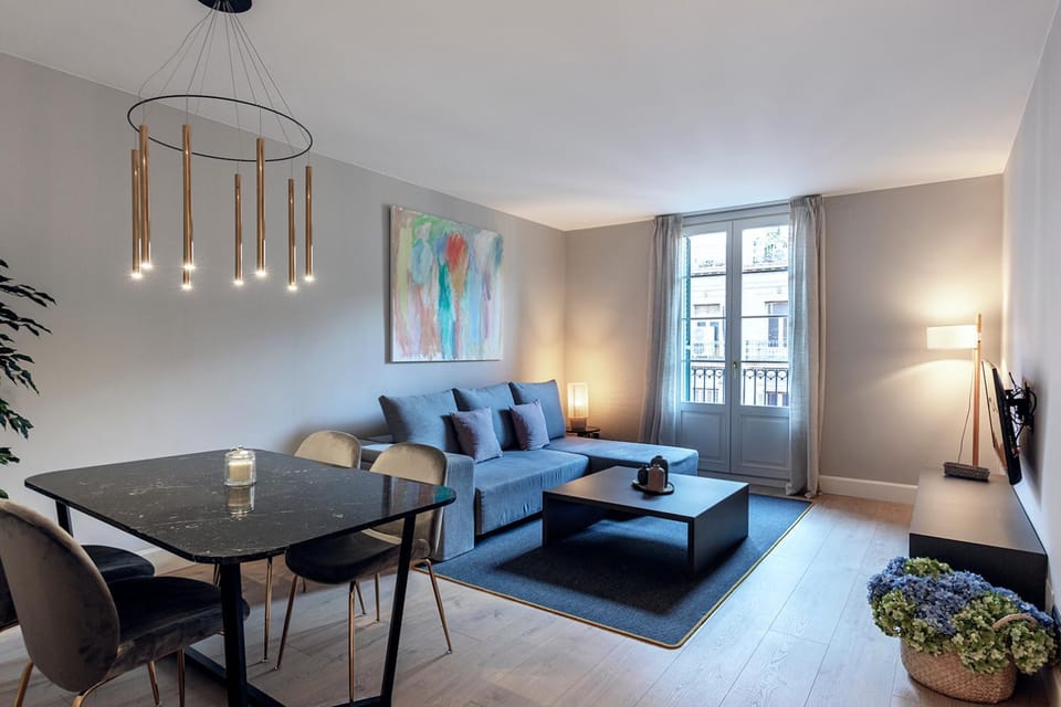 Living room, Seating area, Dining area