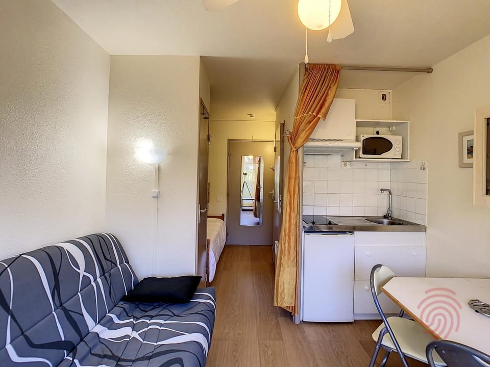 Studio RDC proche centre et thermes avec Wifi - FR-1-451-76 Apartment in Occitanie