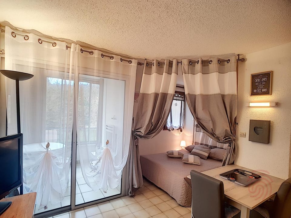 Appartement Lamalou 1er étage, animaux admis, proche centre et thermes - FR-1-451-100 Apartment in Occitanie