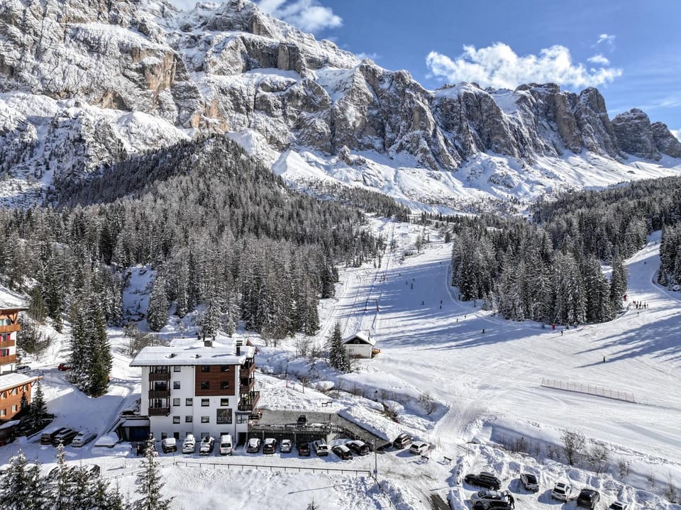Property building, Bird's eye view, Skiing, View (from property/room)