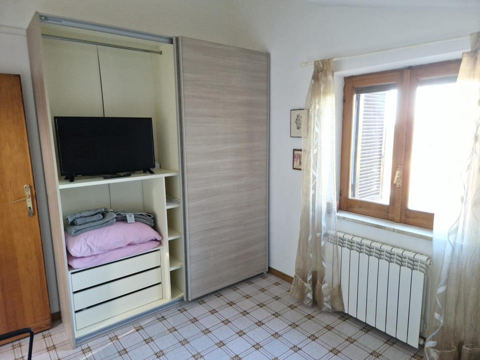 TV and multimedia, Bedroom, wardrobe