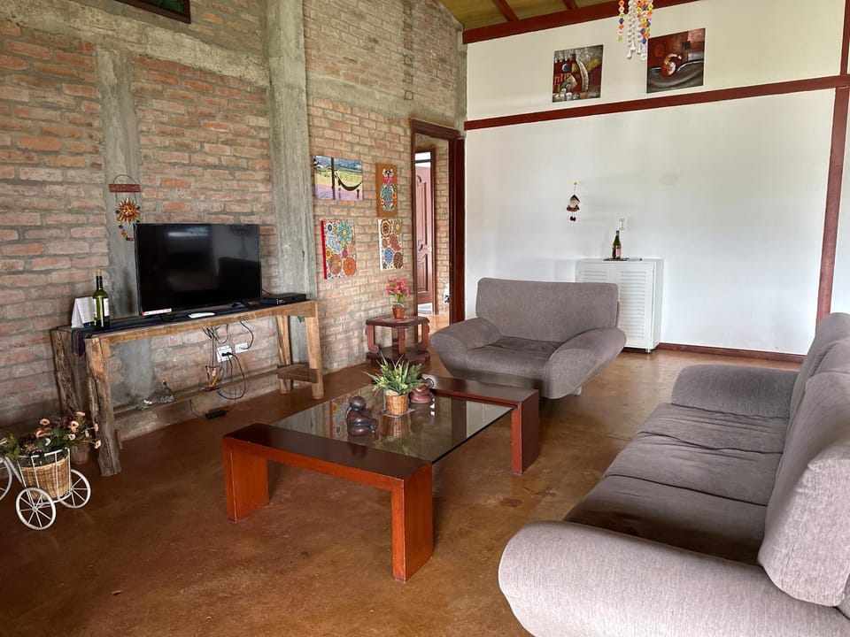 Communal lounge/ TV room, TV and multimedia, Living room, Seating area, Evening entertainment