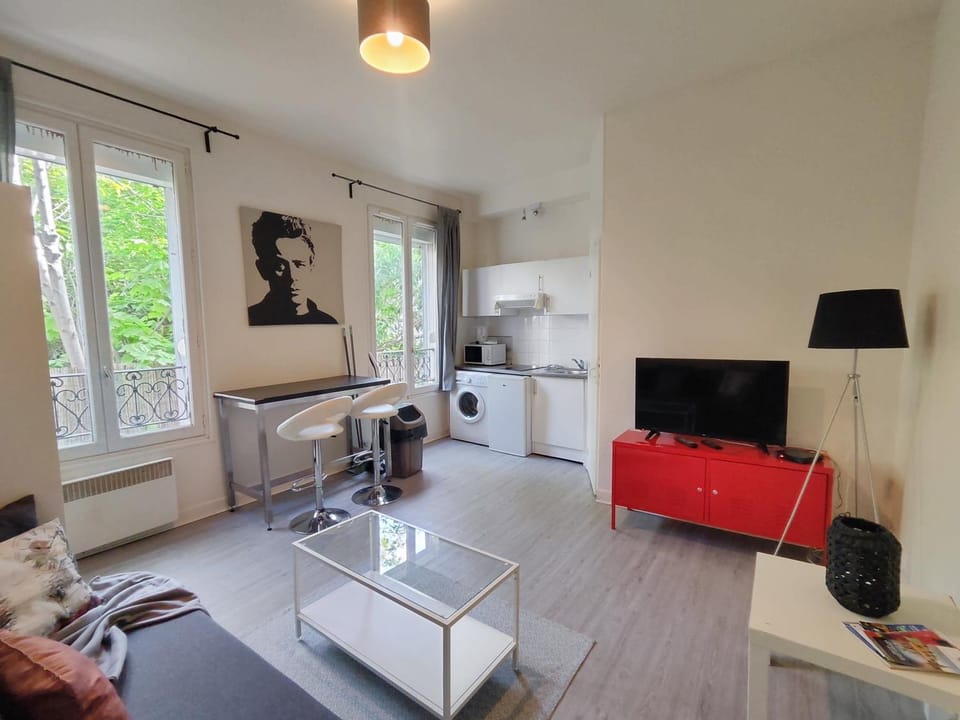 TV and multimedia, Kitchen or kitchenette, Living room, Photo of the whole room, Seating area, minibar