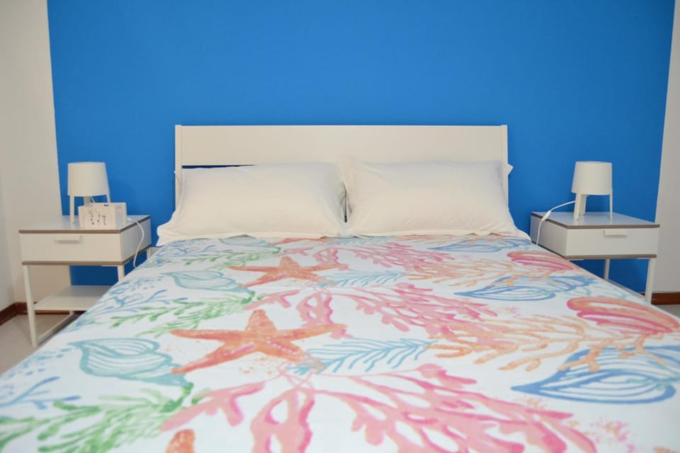 Bedroom, bunk bed