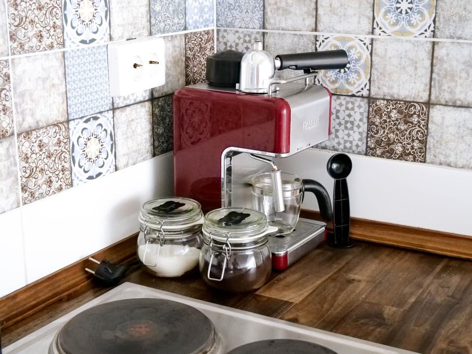 Coffee/tea facilities, kitchen