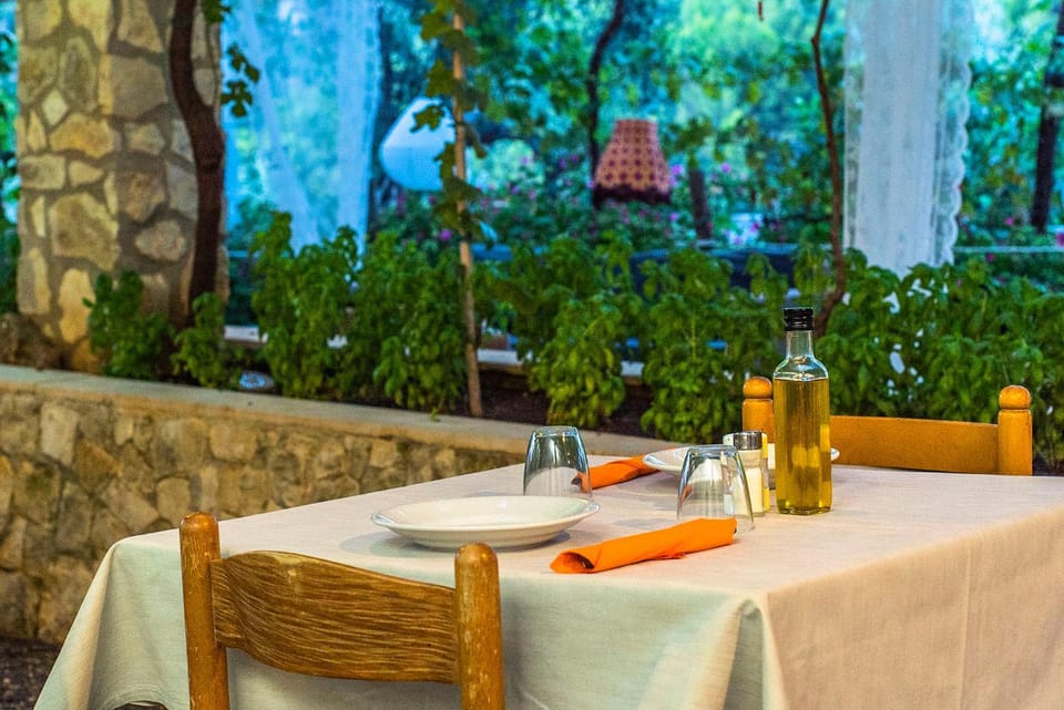Patio, Meals