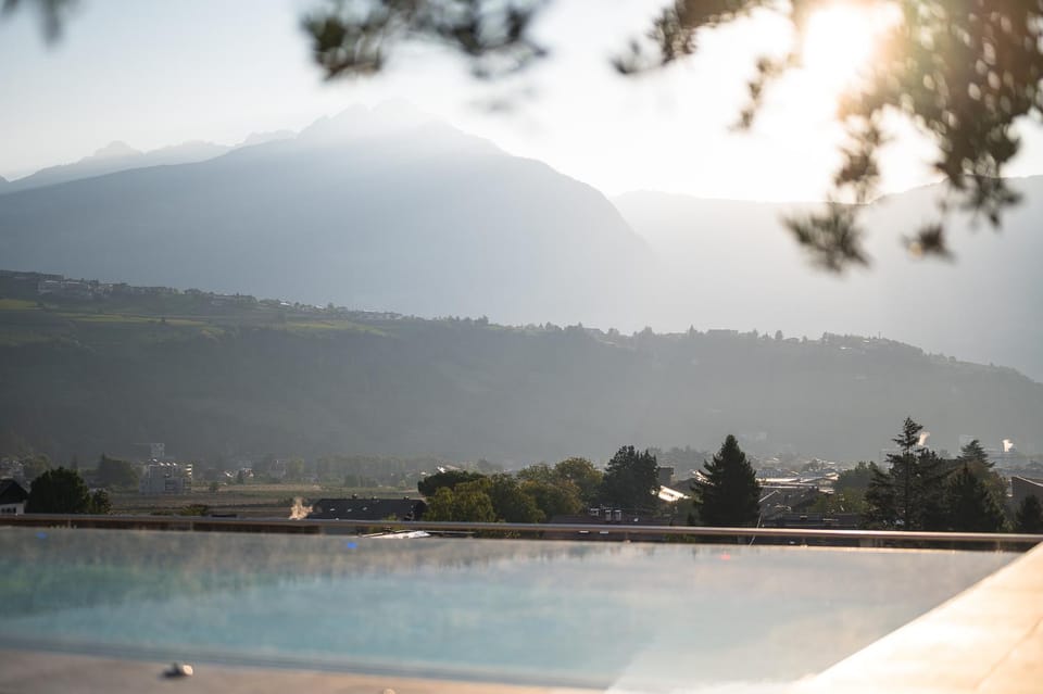 Natural landscape, View (from property/room), Mountain view, Pool view, Swimming pool