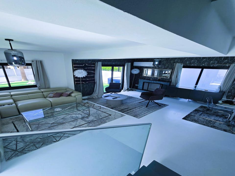 3 Bedroom Villa, private pool, hot tub Villa in Protaras