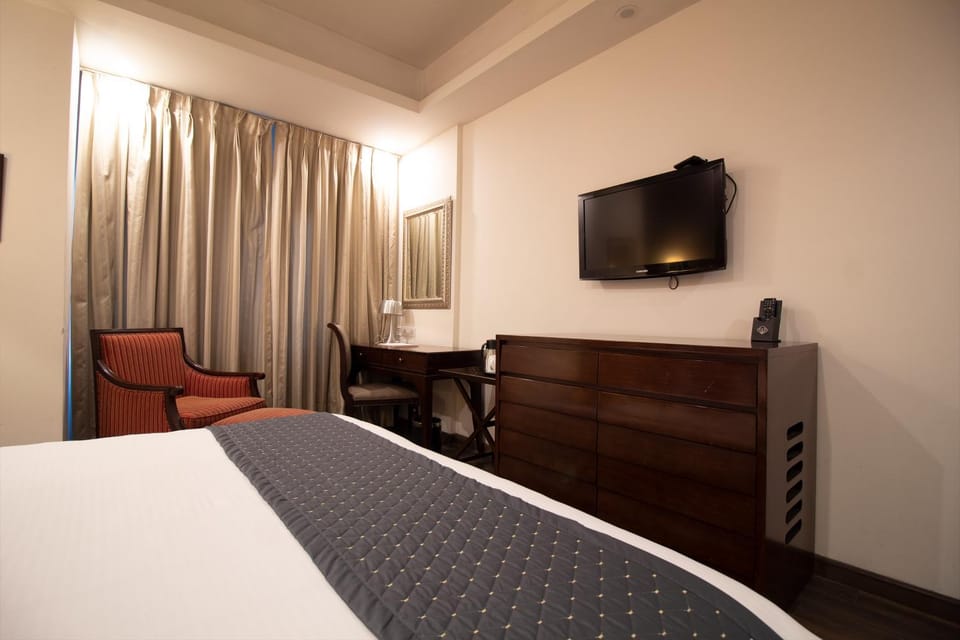 Communal lounge/ TV room, Bed, TV and multimedia, Photo of the whole room, Bedroom
