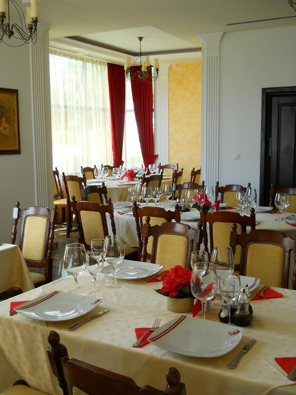 Restaurant/places to eat, On site, Breakfast