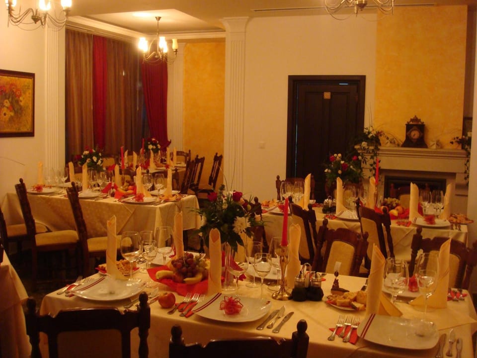 Restaurant/places to eat, Other, On site