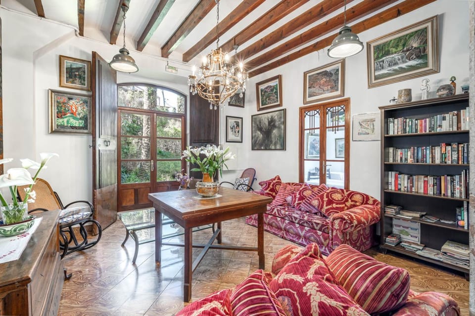 Hostal Miramar Bed and Breakfast in Deià