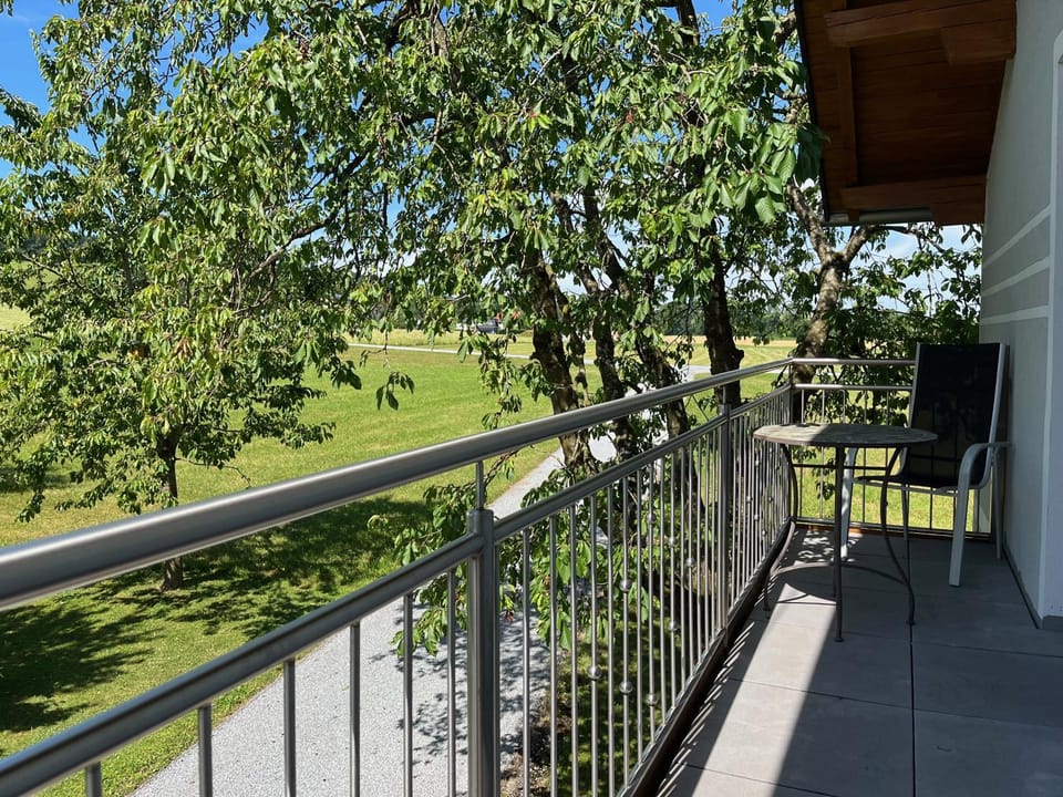 Property building, Garden, Balcony/Terrace