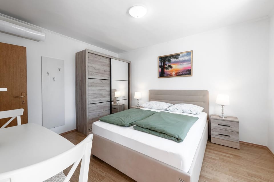 Decorative detail, Bedroom, wardrobe