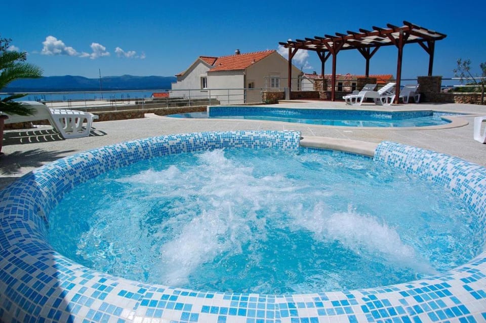 Pool view, Swimming pool, sunbed
