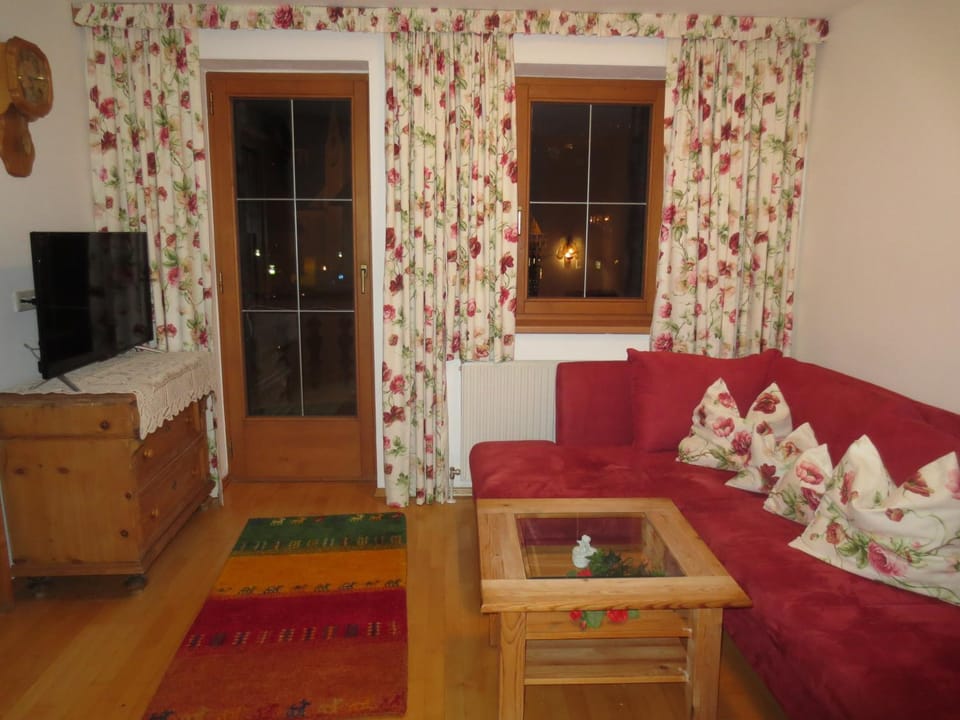 TV and multimedia, Seating area