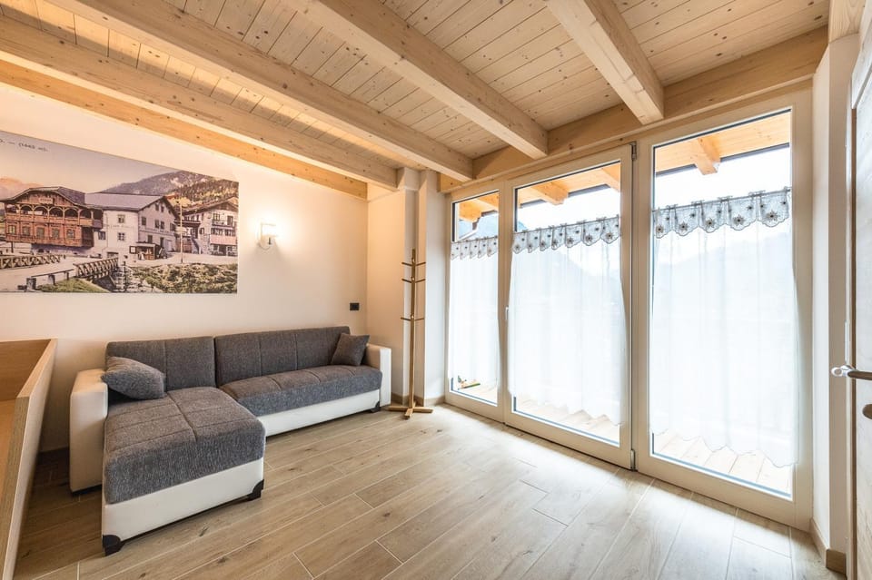 Balcony/Terrace, Living room