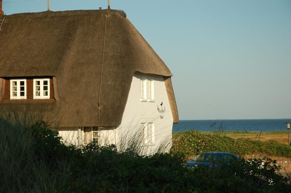 Facade/entrance, Sea view