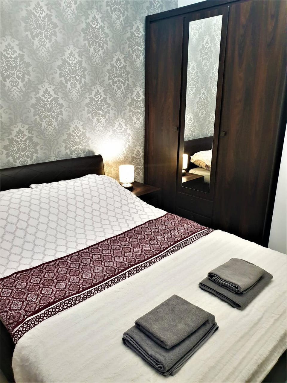 Bed, Photo of the whole room, Bedroom, Garden view, flat iron
