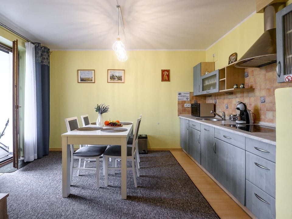 Dining area, minibar, pet friendly