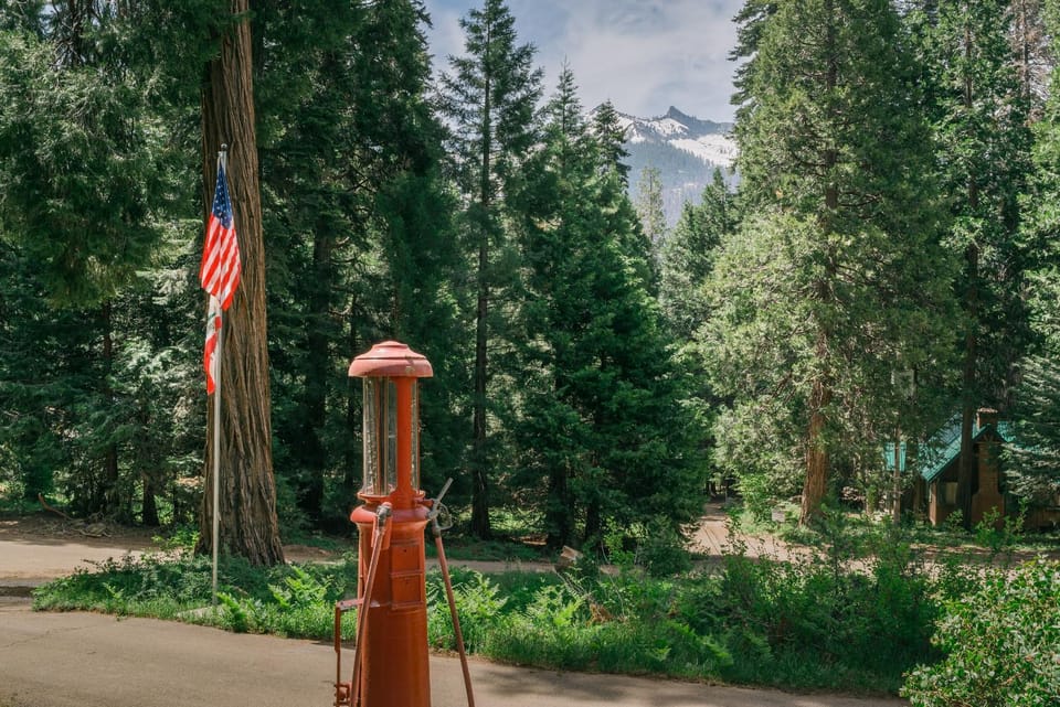 Landmark view, Mountain view, Street view