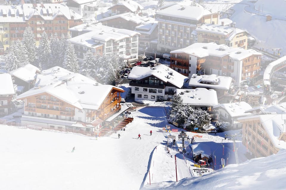 Arya Alpine Lodge Hotel in Sëlva