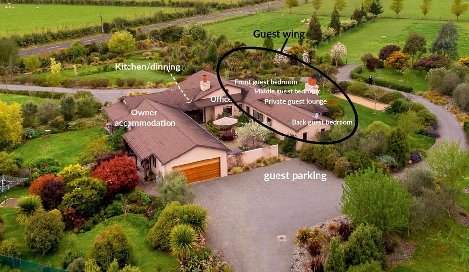 Bird's eye view, Floor plan