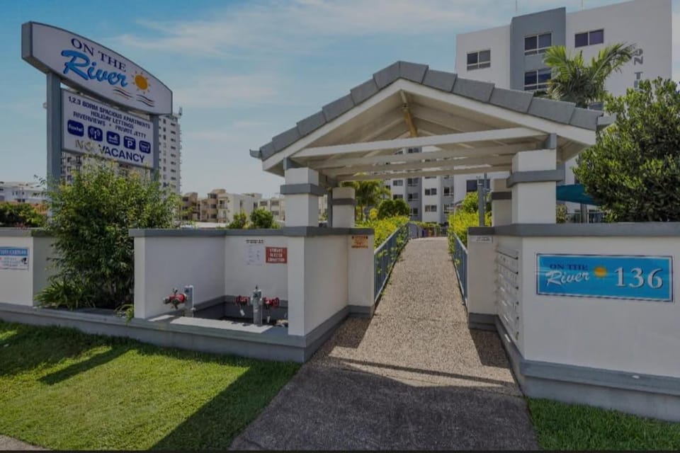 On The River Apartments Apartment hotel in Maroochydore